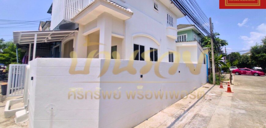 ทาวน์เฮ้าส์ 2 ชั้น #หลังมุม หมู่บ้าน ลัลลี่วิลล์ 1 ซอยมังกร – เทพารักษ์ บ้านรีโนเวทใหม่ทั้งหลัง ใกล้ทางด่วนกาญจนาภิเษก พร้อมเข้าอยู่