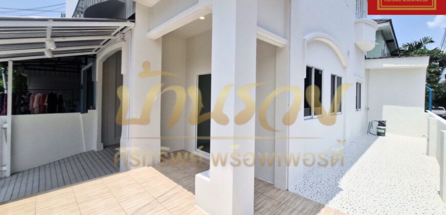 ทาวน์เฮ้าส์ 2 ชั้น #หลังมุม หมู่บ้าน ลัลลี่วิลล์ 1 ซอยมังกร – เทพารักษ์ บ้านรีโนเวทใหม่ทั้งหลัง ใกล้ทางด่วนกาญจนาภิเษก พร้อมเข้าอยู่