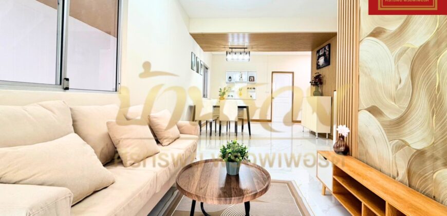 ทาวน์เฮ้าส์ 2 ชั้น #หลังมุมในเงียบ หมู่บ้านพฤกษา 47/2 ศรีนครินทร์-เทพารักษ์ ใกล้สถานีรถไฟฟ้า รีโนเวทใหม่ทั้งหลังพร้อมเข้าอยู่