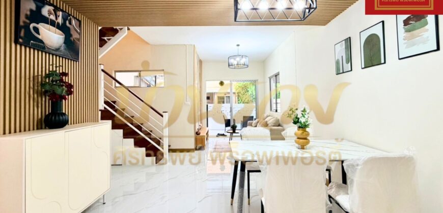 ทาวน์เฮ้าส์ 2 ชั้น #หลังมุมในเงียบ หมู่บ้านพฤกษา 47/2 ศรีนครินทร์-เทพารักษ์ ใกล้สถานีรถไฟฟ้า รีโนเวทใหม่ทั้งหลังพร้อมเข้าอยู่