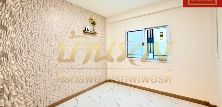 บ้านแฝด 1 ชั้น #ถนนเมน หมู่บ้านเด่นชัย บางเมือง-ศรีนครินทร์ ใกล้ BTS รถไฟฟ้าทิพวัล ทางด่วนกาญจนาฯ บ้านรีโนเวทใหม่ทั้งหลัง