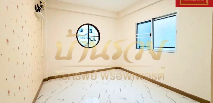 บ้านแฝด 1 ชั้น #ถนนเมน หมู่บ้านเด่นชัย บางเมือง-ศรีนครินทร์ ใกล้ BTS รถไฟฟ้าทิพวัล ทางด่วนกาญจนาฯ บ้านรีโนเวทใหม่ทั้งหลัง