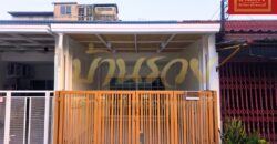 ทาวน์เฮ้าส์ 1 ชั้น #ต้นโครงการ หมู่บ้านเพชรงาม ซอยเทศบาลบางปู 60 (ซอยวัดอโศการาม) บ้านรีโนเวทเปลี่ยนวัสดุใหม่ ใกล้รถไฟฟ้า BTS สถานีเคหะ