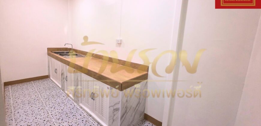 ทาวน์เฮ้าส์ 1 ชั้น #ต้นโครงการ หมู่บ้านเพชรงาม ซอยเทศบาลบางปู 60 (ซอยวัดอโศการาม) บ้านรีโนเวทเปลี่ยนวัสดุใหม่ ใกล้รถไฟฟ้า BTS สถานีเคหะ