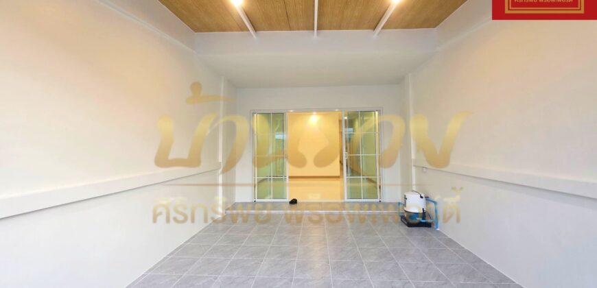 ทาวน์เฮ้าส์ 1 ชั้น #ต้นโครงการ หมู่บ้านเพชรงาม ซอยเทศบาลบางปู 60 (ซอยวัดอโศการาม) บ้านรีโนเวทเปลี่ยนวัสดุใหม่ ใกล้รถไฟฟ้า BTS สถานีเคหะ