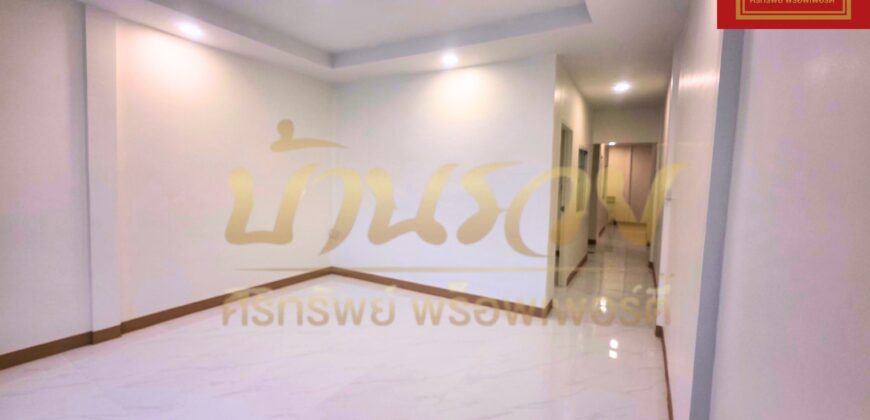 ทาวน์เฮ้าส์ 1 ชั้น #ต้นโครงการ หมู่บ้านเพชรงาม ซอยเทศบาลบางปู 60 (ซอยวัดอโศการาม) บ้านรีโนเวทเปลี่ยนวัสดุใหม่ ใกล้รถไฟฟ้า BTS สถานีเคหะ