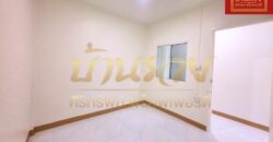 ทาวน์เฮ้าส์ 1 ชั้น #ต้นโครงการ หมู่บ้านเพชรงาม ซอยเทศบาลบางปู 60 (ซอยวัดอโศการาม) บ้านรีโนเวทเปลี่ยนวัสดุใหม่ ใกล้รถไฟฟ้า BTS สถานีเคหะ