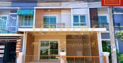 ทาวน์เฮ้าส์ 2 ชั้น หมู่บ้านนิรันดร์วิลล์ 10 ซอยวัดศรีวารีน้อย บางนา กม.18 ใกล้มหาลัยหัวเฉียว บ้านรีโนเวทเปลี่ยนวัสดุใหม่ พร้อมเข้าอยู่