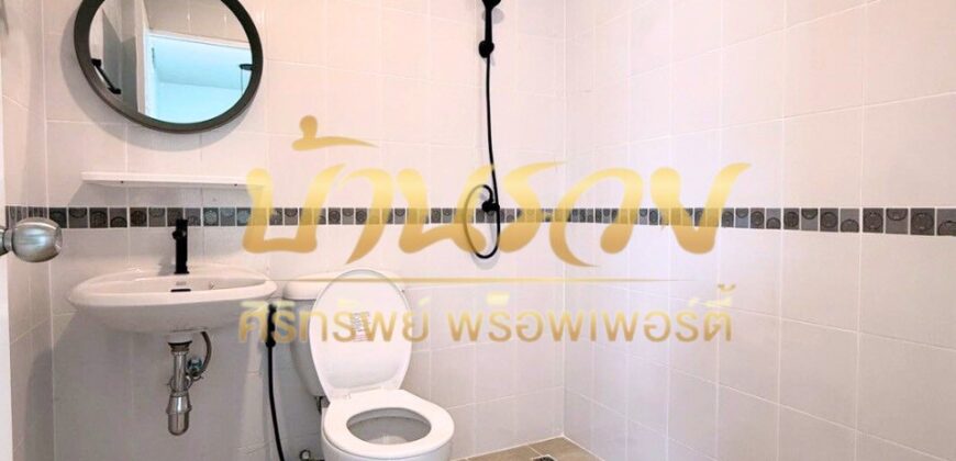 ทาวน์เฮ้าส์ 2 ชั้น หมู่บ้านนิรันดร์วิลล์ 10 ซอยวัดศรีวารีน้อย บางนา กม.18 ใกล้มหาลัยหัวเฉียว บ้านรีโนเวทเปลี่ยนวัสดุใหม่ พร้อมเข้าอยู่