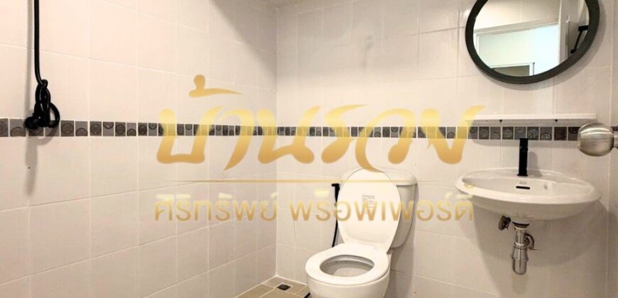 ทาวน์เฮ้าส์ 2 ชั้น หมู่บ้านนิรันดร์วิลล์ 10 ซอยวัดศรีวารีน้อย บางนา กม.18 ใกล้มหาลัยหัวเฉียว บ้านรีโนเวทเปลี่ยนวัสดุใหม่ พร้อมเข้าอยู่