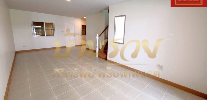 ทาวน์เฮ้าส์ 2 ชั้น หมู่บ้านนิรันดร์วิลล์ 10 ซอยวัดศรีวารีน้อย บางนา กม.18 ใกล้มหาลัยหัวเฉียว บ้านรีโนเวทเปลี่ยนวัสดุใหม่ พร้อมเข้าอยู่