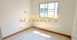 ทาวน์เฮ้าส์ 2 ชั้น หมู่บ้านนิรันดร์วิลล์ 10 ซอยวัดศรีวารีน้อย บางนา กม.18 ใกล้มหาลัยหัวเฉียว บ้านรีโนเวทเปลี่ยนวัสดุใหม่ พร้อมเข้าอยู่