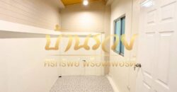 ทาวน์เฮ้าส์ 2 ชั้น หมู่บ้านนิรันดร์วิลล์ 10 ซอยวัดศรีวารีน้อย บางนา กม.18 ใกล้มหาลัยหัวเฉียว บ้านรีโนเวทเปลี่ยนวัสดุใหม่ พร้อมเข้าอยู่