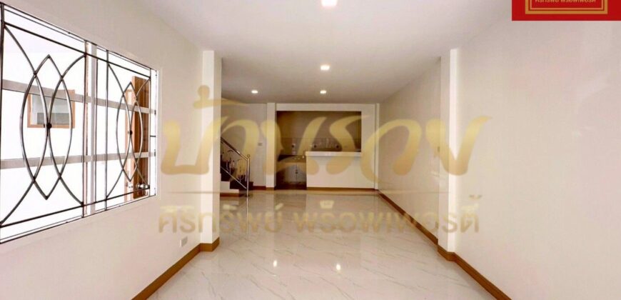 ทาวน์เฮ้าส์ 2 ชั้น หมู่บ้านพนาสนธิ์ วิลล่า12 บางปู บ้านรีโนเวทเปลี่ยนวัสดุใหม่ ใกล้รถไฟฟ้า BTS สถานีเคหะ