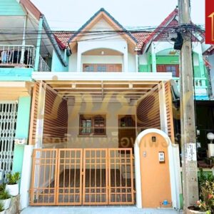 🏠 ทาวน์เฮ้าส์ 2 ชั้น #ถนนเมนหลัก หมู่บ้าน วโรชา 4 บางบ่อ – บางเสาธง ใกล้นิคมบางพลี ตกแต่งเปลี่ยนวัสดุ รีโนเวทใหม่ทั้งหลัง พร้อมเข้าอยู่อาศัย